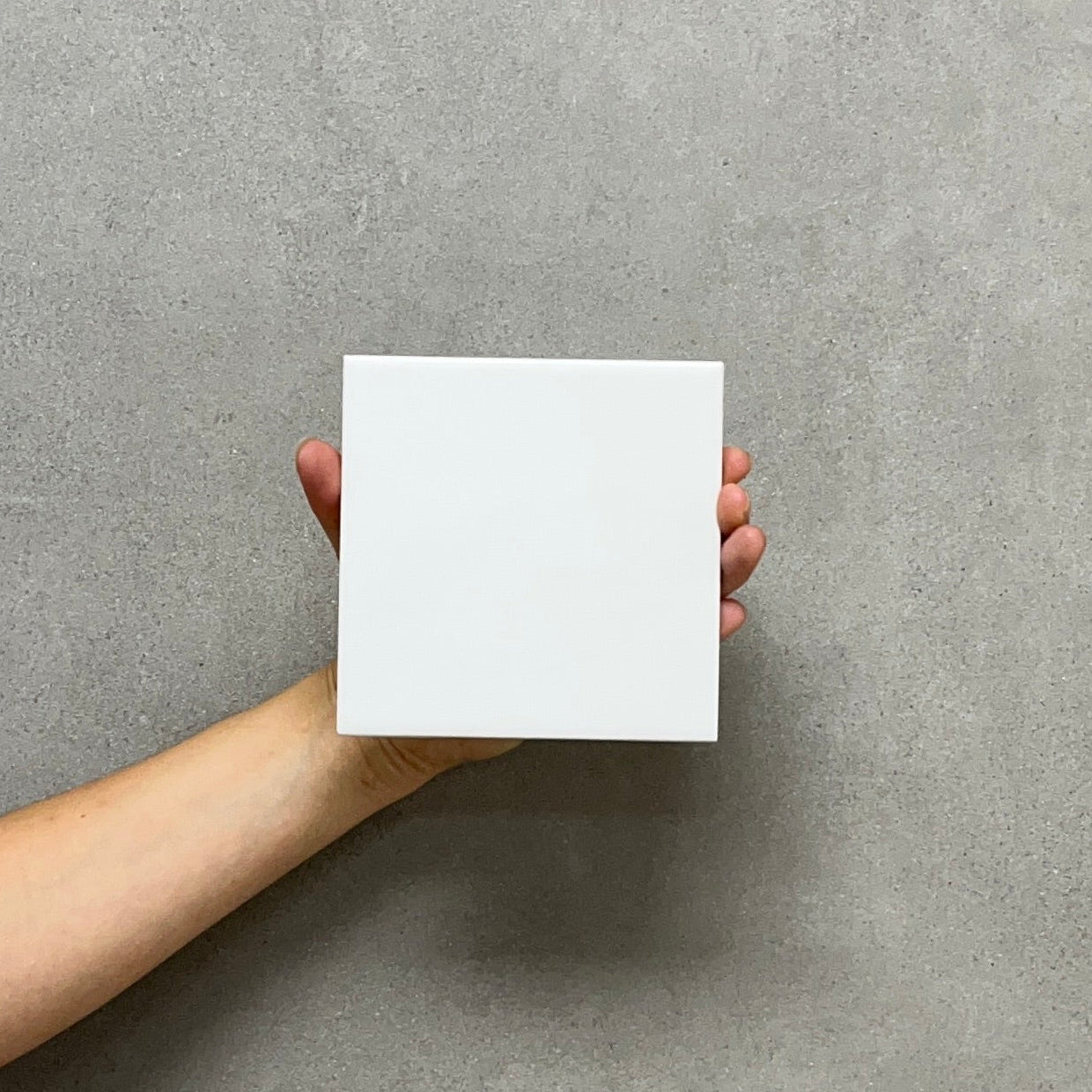 Crayon Cotton White Tile