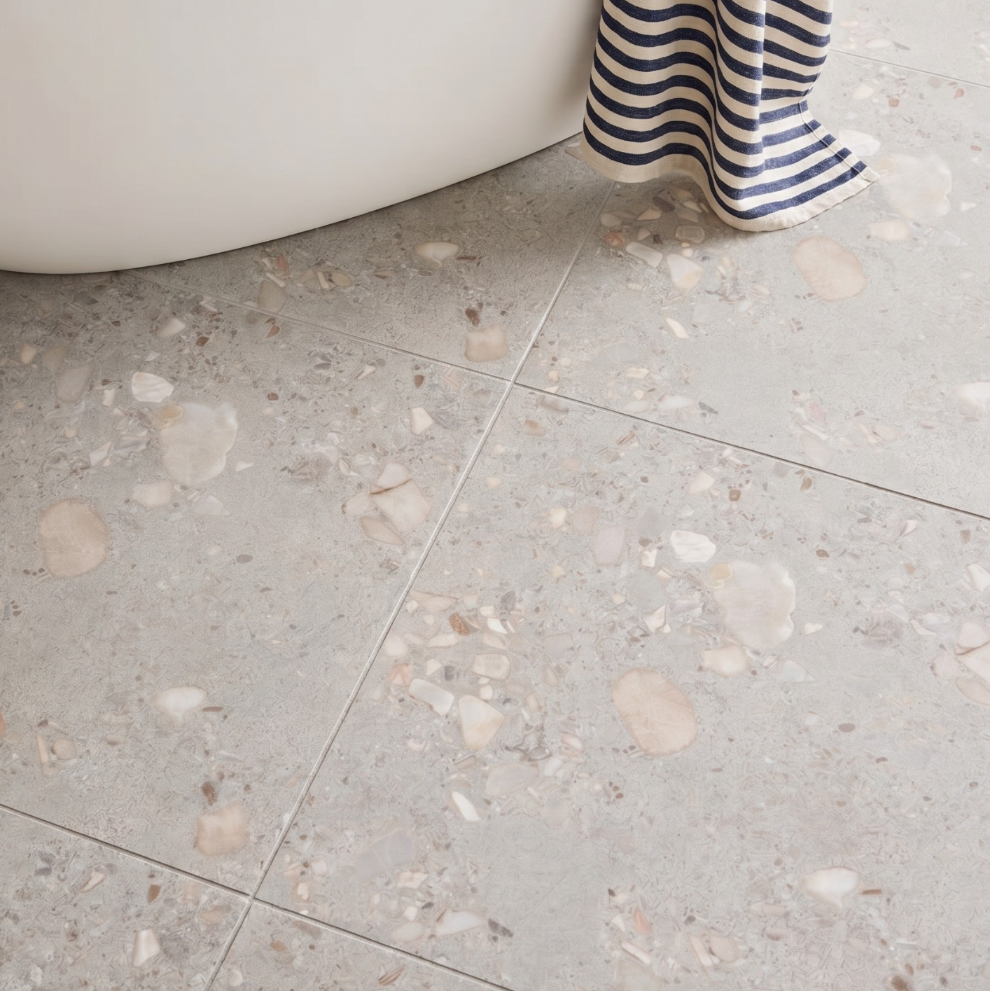 Fiume Stone Silver