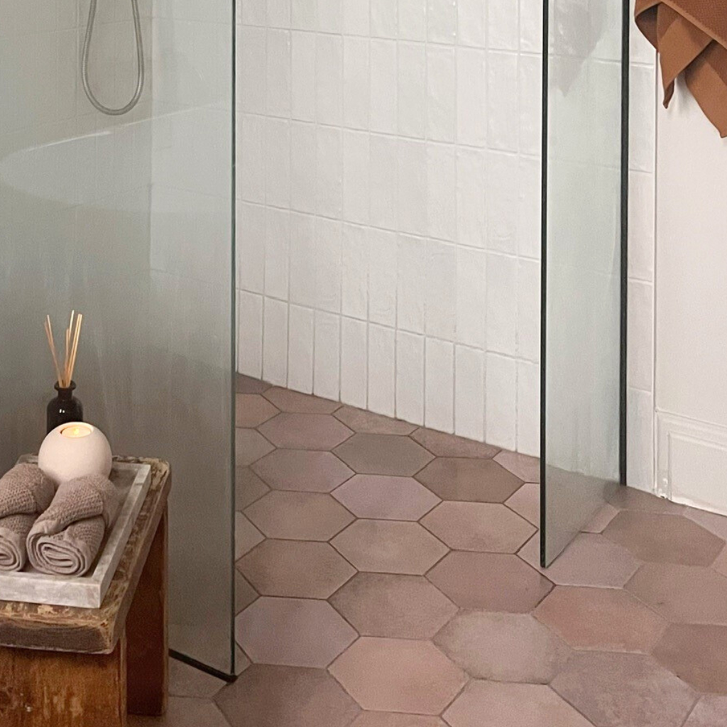 Hereford Rose Hexagonal Tile