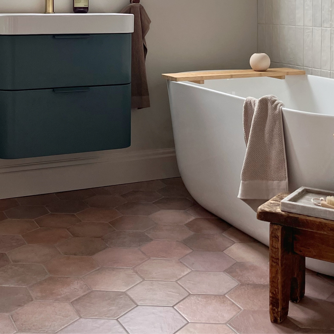 Hereford Rose Hexagonal Tile