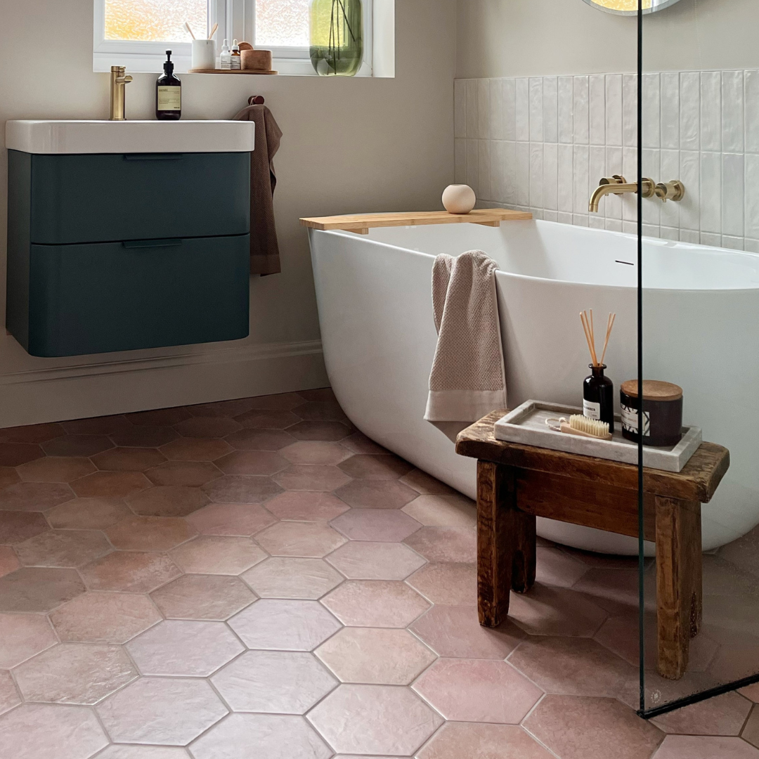 Hereford Rose Hexagonal Tile